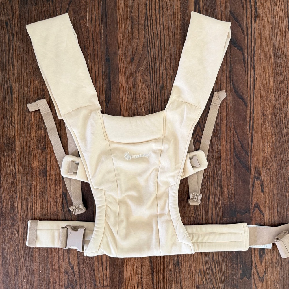 Ergobaby Embrace in Cream